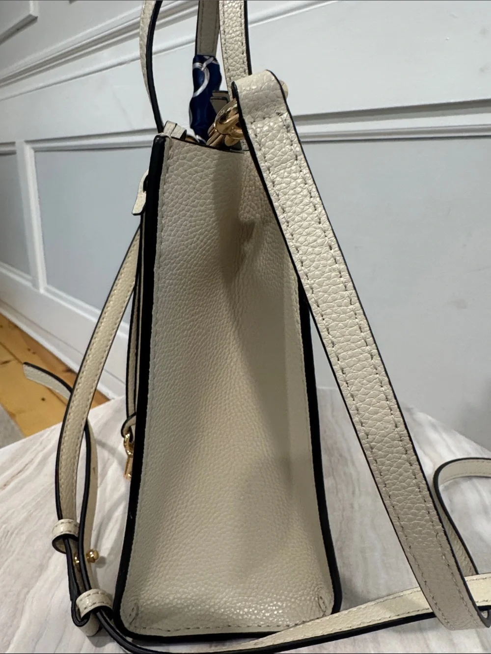 Marc Jacobs Bag Mini Grind Cream Leather Tote Crossbody with Navy Scarf - Picture 7 of 17